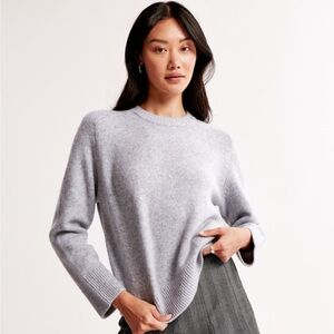 Abercrombie & Fitch The A&F Madeline Crew Sweater - Small -